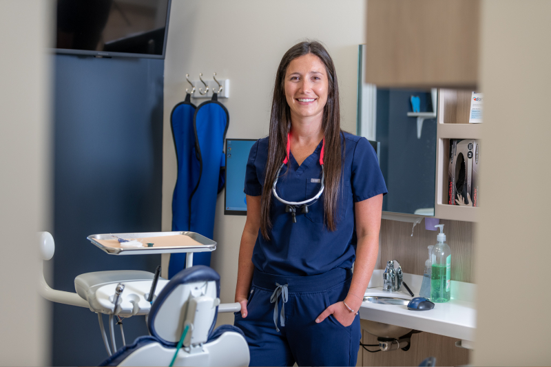 Dentist in 04351